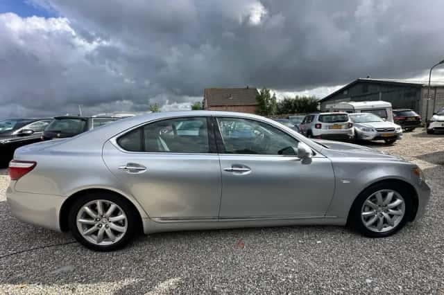Lexus LS (2007) thumbnail 6