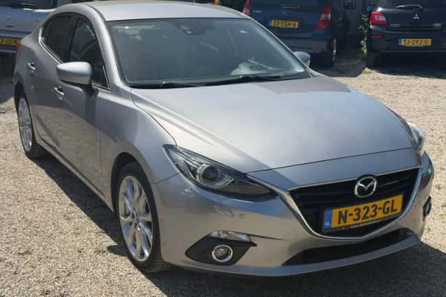 Mazda 3 (2015) thumbnail 3