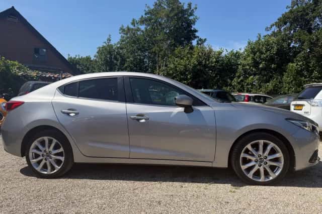 Mazda 3 (2015) thumbnail 4