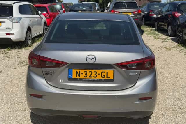 Mazda 3 (2015) thumbnail 6
