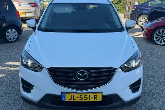 Mazda CX-5 (2016) thumbnail 2