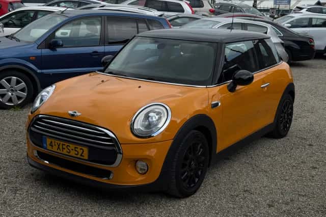 MINI Cooper (2014) thumbnail 1