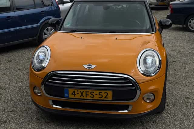 MINI Cooper (2014) thumbnail 2