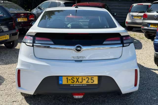 Opel Ampera (2013) thumbnail 4