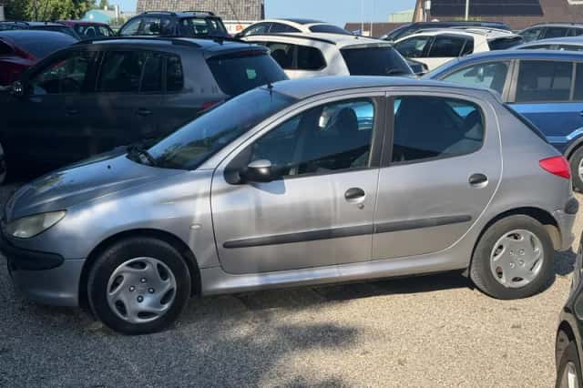 Peugeot 206 (2000) thumbnail 2