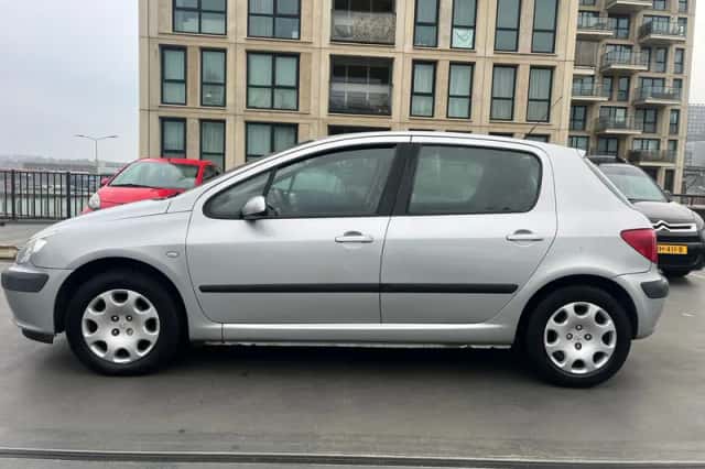 Peugeot 307 (2002) thumbnail 2