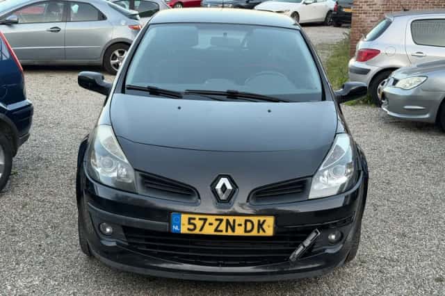 Renault Clio (2008) thumbnail 2