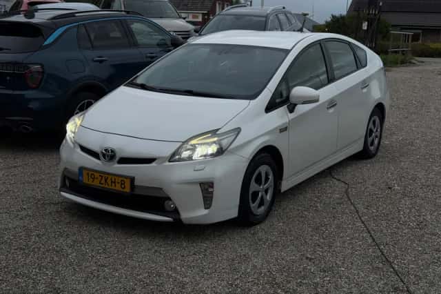 Toyota Prius (2012) thumbnail 1