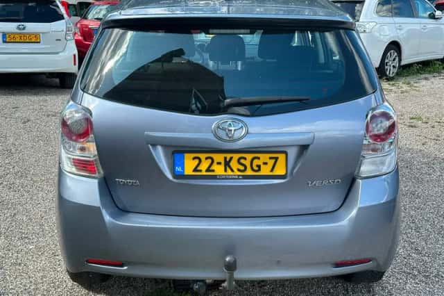 Toyota Verso (2010) thumbnail 5