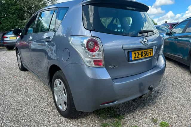Toyota Verso (2010) thumbnail 6