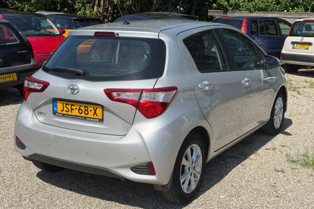 Toyota Yaris (2018) thumbnail 5