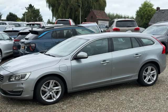Volvo V60 (2013) thumbnail 2