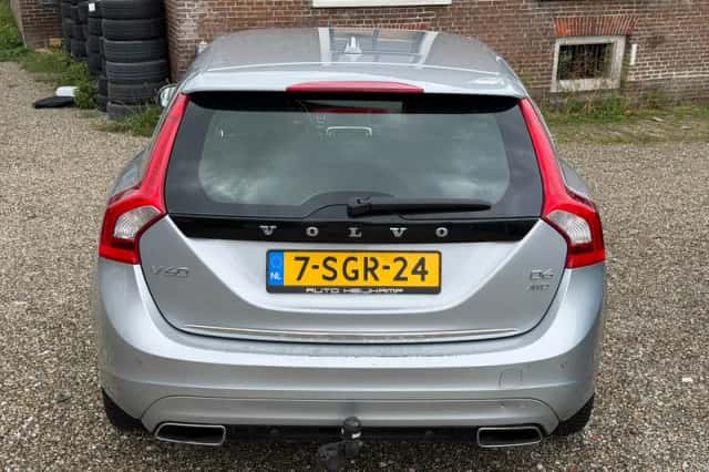 Volvo V60 (2013) thumbnail 4