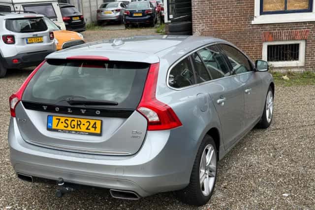 Volvo V60 (2013) thumbnail 5