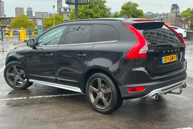 Volvo XC60 (2010) thumbnail 3