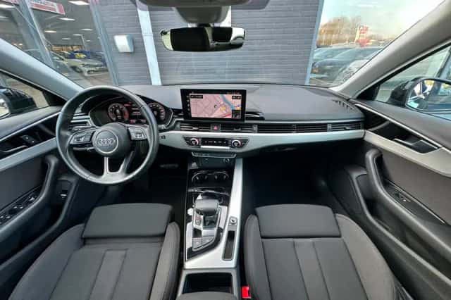 Audi A4 (2022) thumbnail 2