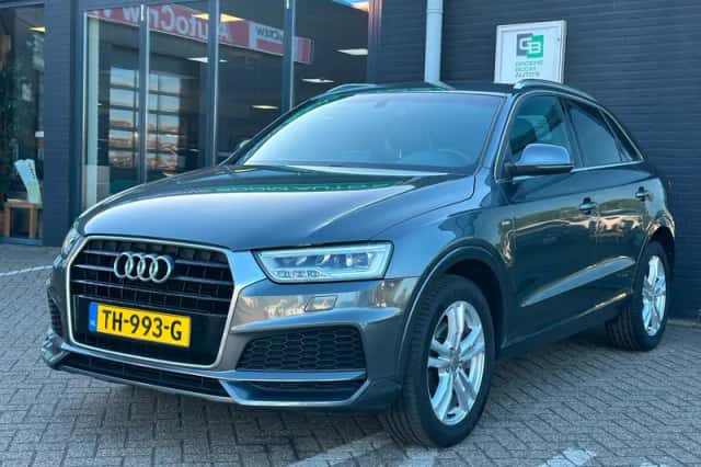Audi Q3 (2018) thumbnail 1