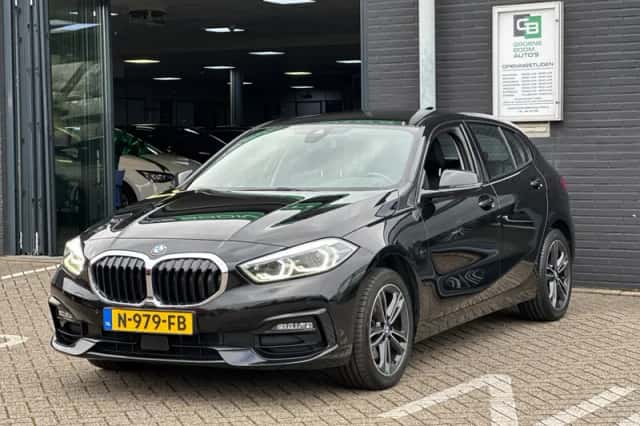 BMW 1-Serie (2021) thumbnail 1