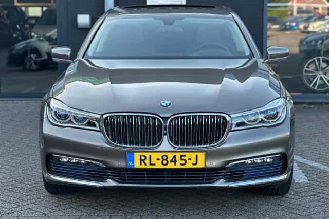 BMW 7-Serie (2018) thumbnail 5