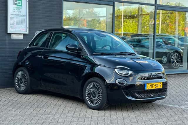 Fiat 500 (2021) thumbnail 3