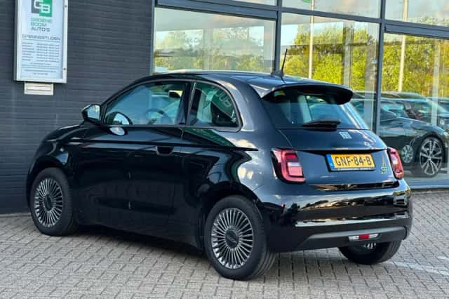 Fiat 500 (2021) thumbnail 6