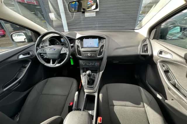 Ford Focus (2017) thumbnail 2
