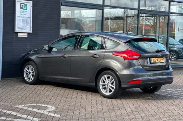 Ford Focus (2017) thumbnail 3