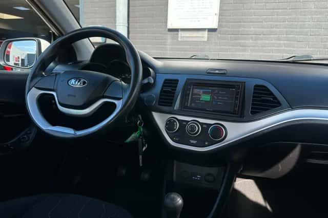 Kia Picanto (2013) thumbnail 4
