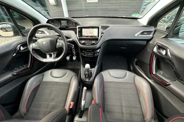 Peugeot 208 (2018) thumbnail 2