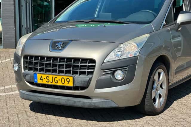 Peugeot 3008 (2013) thumbnail 5