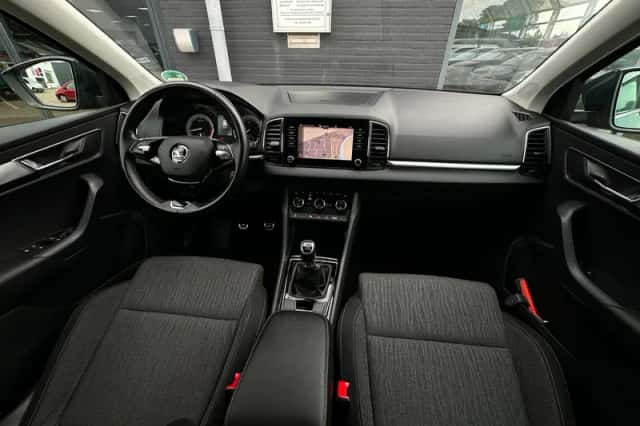 Škoda Karoq (2021) thumbnail 2