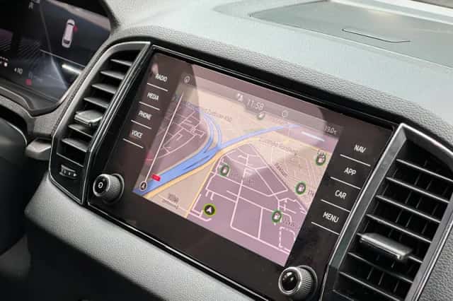 Škoda Karoq (2024) thumbnail 4