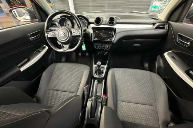 Suzuki Swift (2021) thumbnail 3