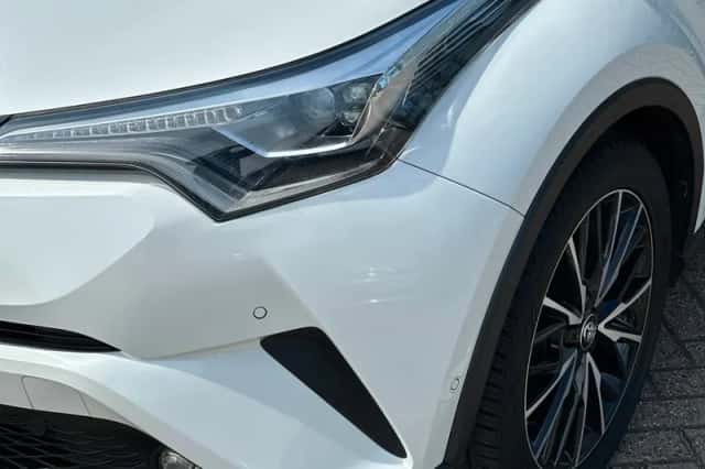 Toyota C-HR (2018) thumbnail 6