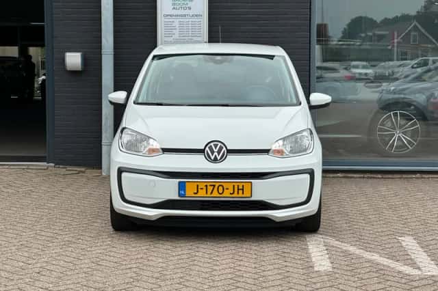 Volkswagen Up! (2020) thumbnail 6