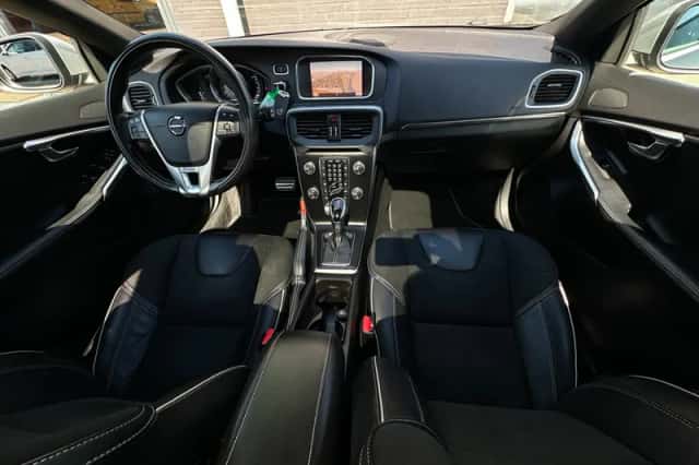 Volvo V40 (2020) thumbnail 2