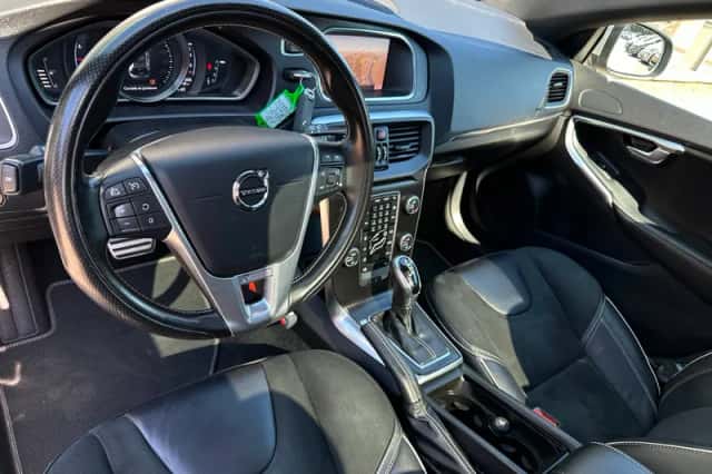 Volvo V40 (2020) thumbnail 4