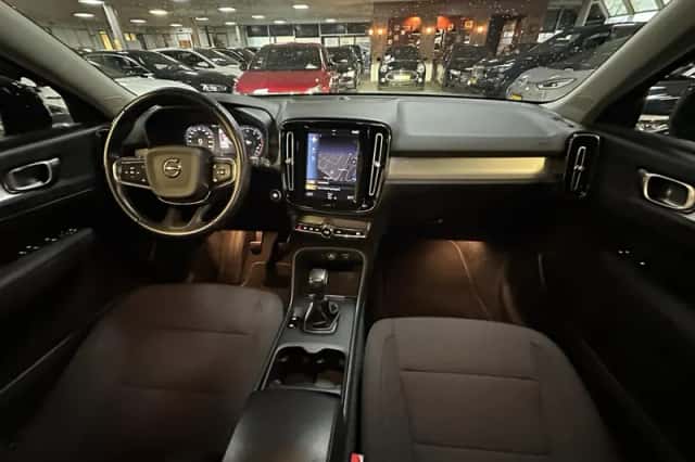 Volvo XC40 (2020) thumbnail 2