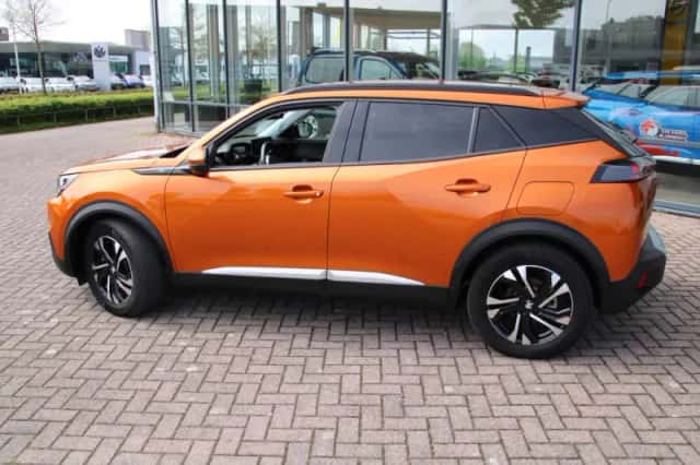 Peugeot e-2008 (2021) thumbnail 4
