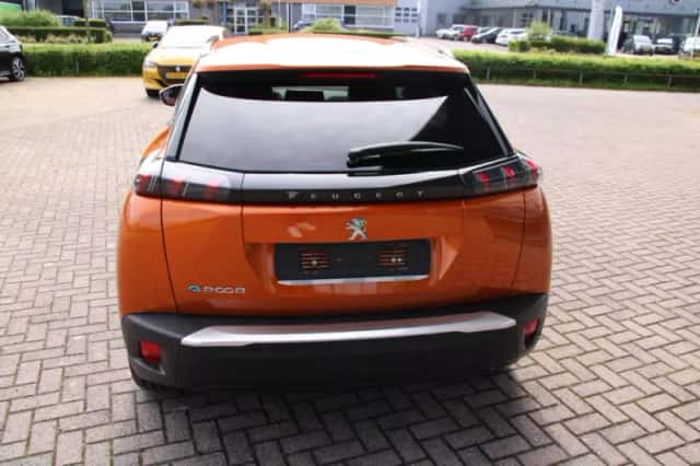 Peugeot e-2008 (2021) thumbnail 6