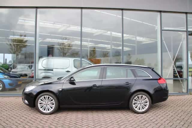 Opel Insignia (2012) thumbnail 2