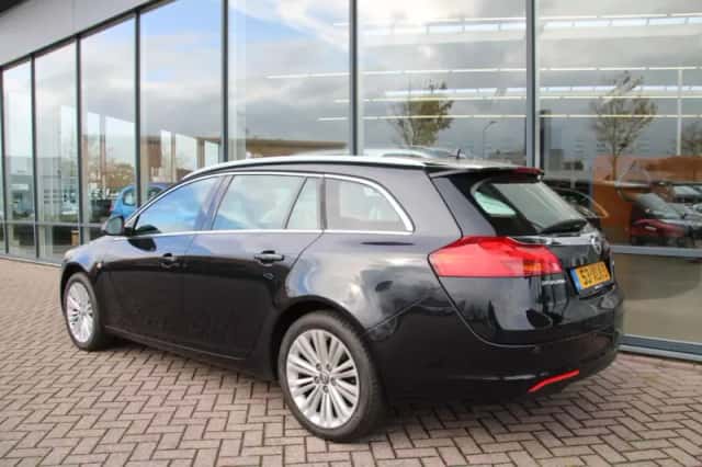 Opel Insignia (2012) thumbnail 3