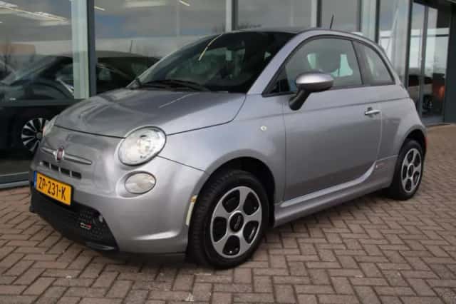 Fiat 500e (2015) thumbnail 2