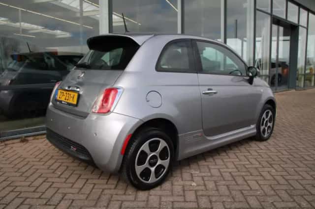 Fiat 500e (2015) thumbnail 5