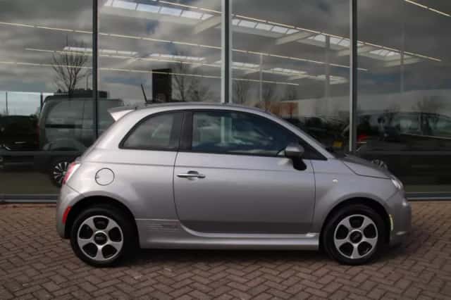 Fiat 500e (2015) thumbnail 6