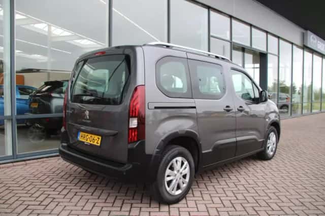 Peugeot Rifter (2020) thumbnail 4