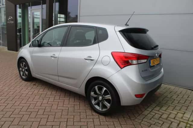 Hyundai ix20 (2017) thumbnail 3
