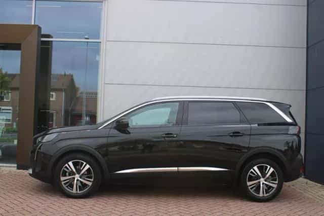 Peugeot 5008 (2023) thumbnail 2