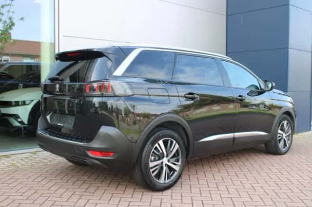 Peugeot 5008 (2023) thumbnail 4