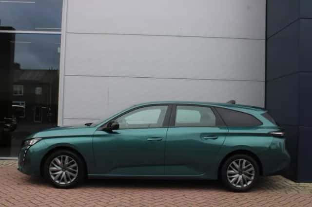 Peugeot 308 (2022) thumbnail 2